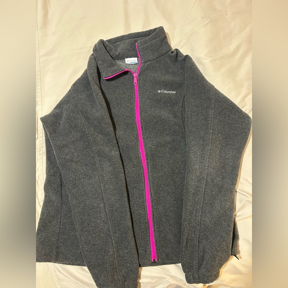 - Women’s Columbia jacket.